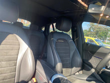 Cargar imagen en el visor de la galería, Mercedes-Benz GLC 300 Coupé 4Matic Modelo 2021
