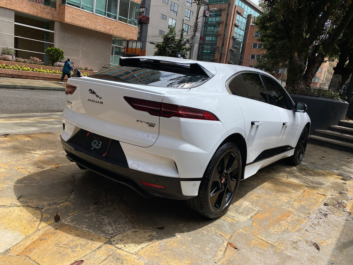 Jaguar I-PACE EV 400S Modelo 2021 - Autos 93