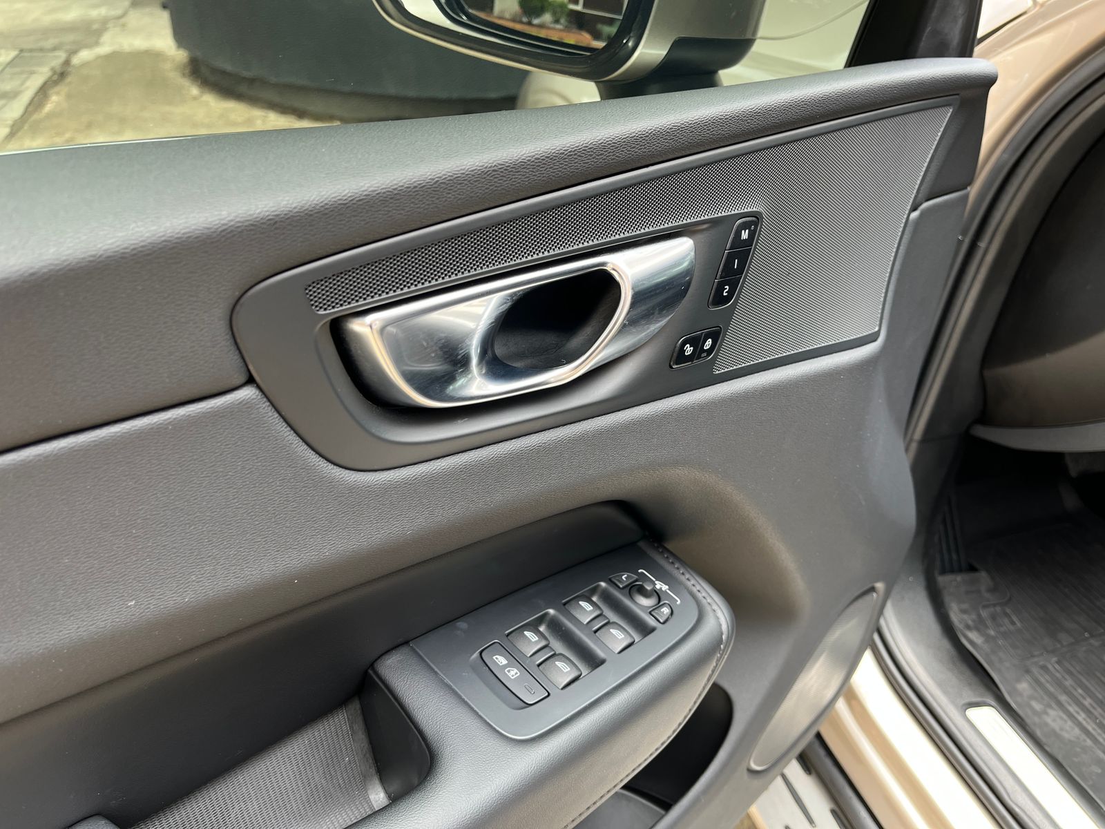 Volvo XC60 T8 Recharge Modelo 2025 - Autos 93