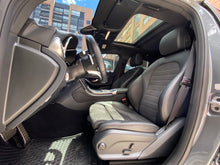 Cargar imagen en el visor de la galería, Mercedes-Benz GLC 300E Coupé Modelo 2022
