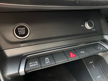 Cargar imagen en el visor de la galería, AUDI Q3 SportBack 40 TFSI S-Line Modelo 2022
