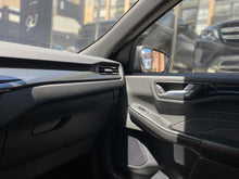 Cargar imagen en el visor de la galería, Ford Escape ST Line Híbrida Modelo 2023
