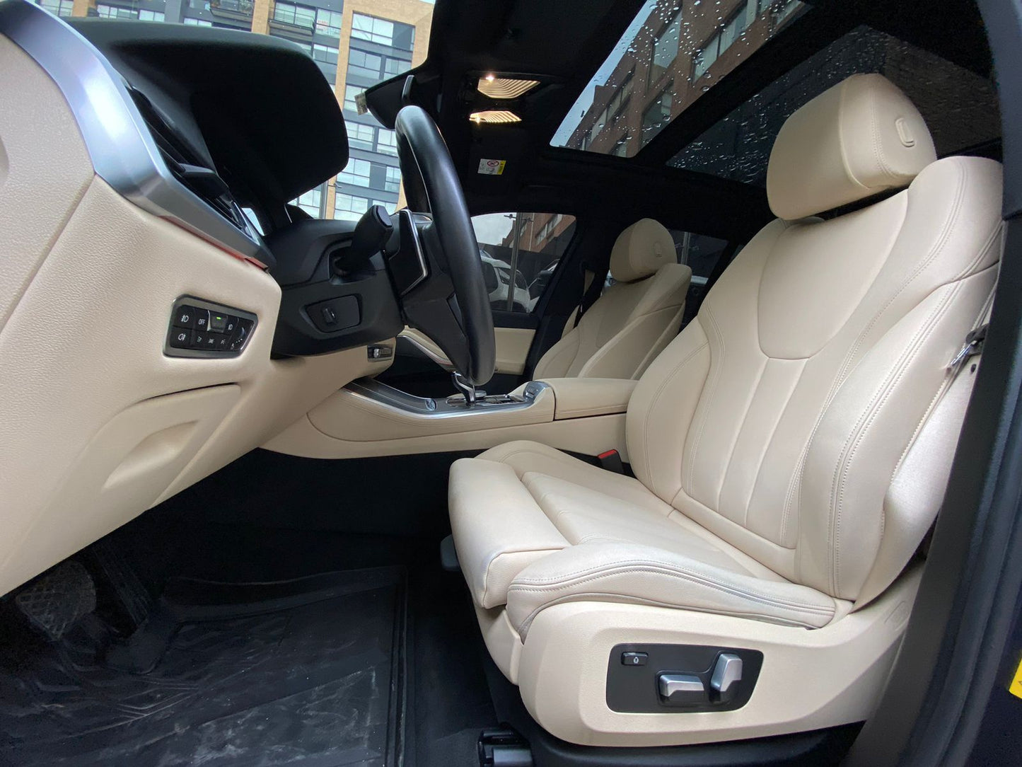BMW X5 xDrive45E Blindada Modelo 2020 Híbrida - Autos 93