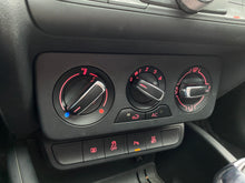Cargar imagen en el visor de la galería, Audi A1 Sportback Modelo 2013
