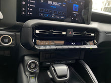 Cargar imagen en el visor de la galería, Toyota Land Cruiser Prado TXL Blindada Modelo 2025
