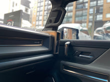 Cargar imagen en el visor de la galería, GMC Hummer EV 3X Modelo 2024

