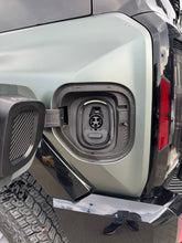 Cargar imagen en el visor de la galería, GMC Hummer EV Modelo 2024
