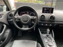 Cargar imagen en el visor de la galería, Audi A3 Sportback Modelo 2017
