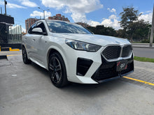 Cargar imagen en el visor de la galería, BMW iX2 XDrive30 M Modelo 2025
