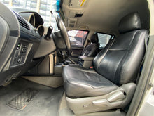 Cargar imagen en el visor de la galería, Toyota Prado TX Blindada Modelo 2013
