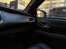 Cargar imagen en el visor de la galería, Chevrolet Tahoe Z71 Blindada Modelo 2023
