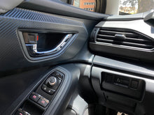 Cargar imagen en el visor de la galería, Subaru Crosstrek ES Modelo 2024
