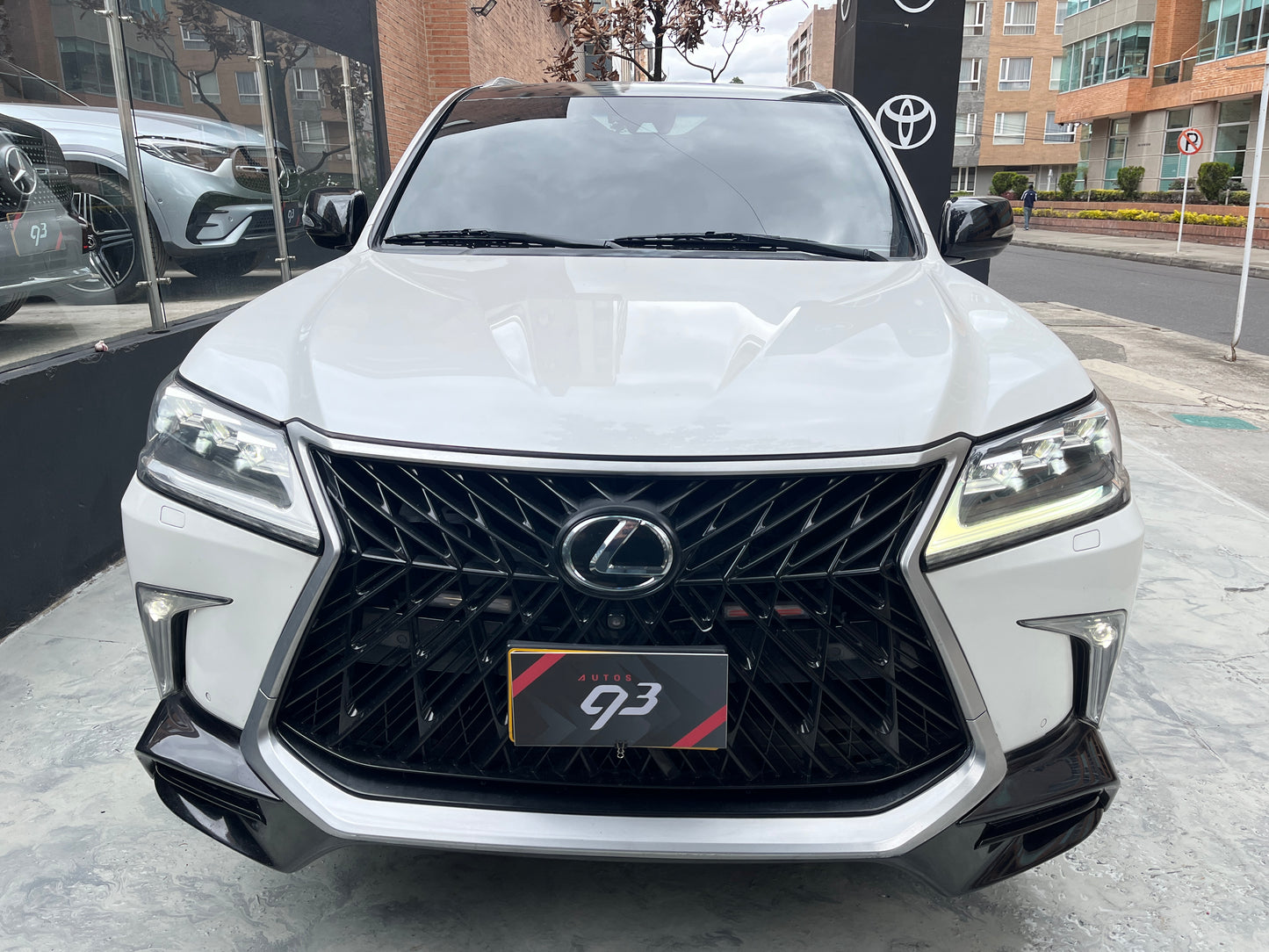 Lexus LX570 Súper Sport Modelo 2017