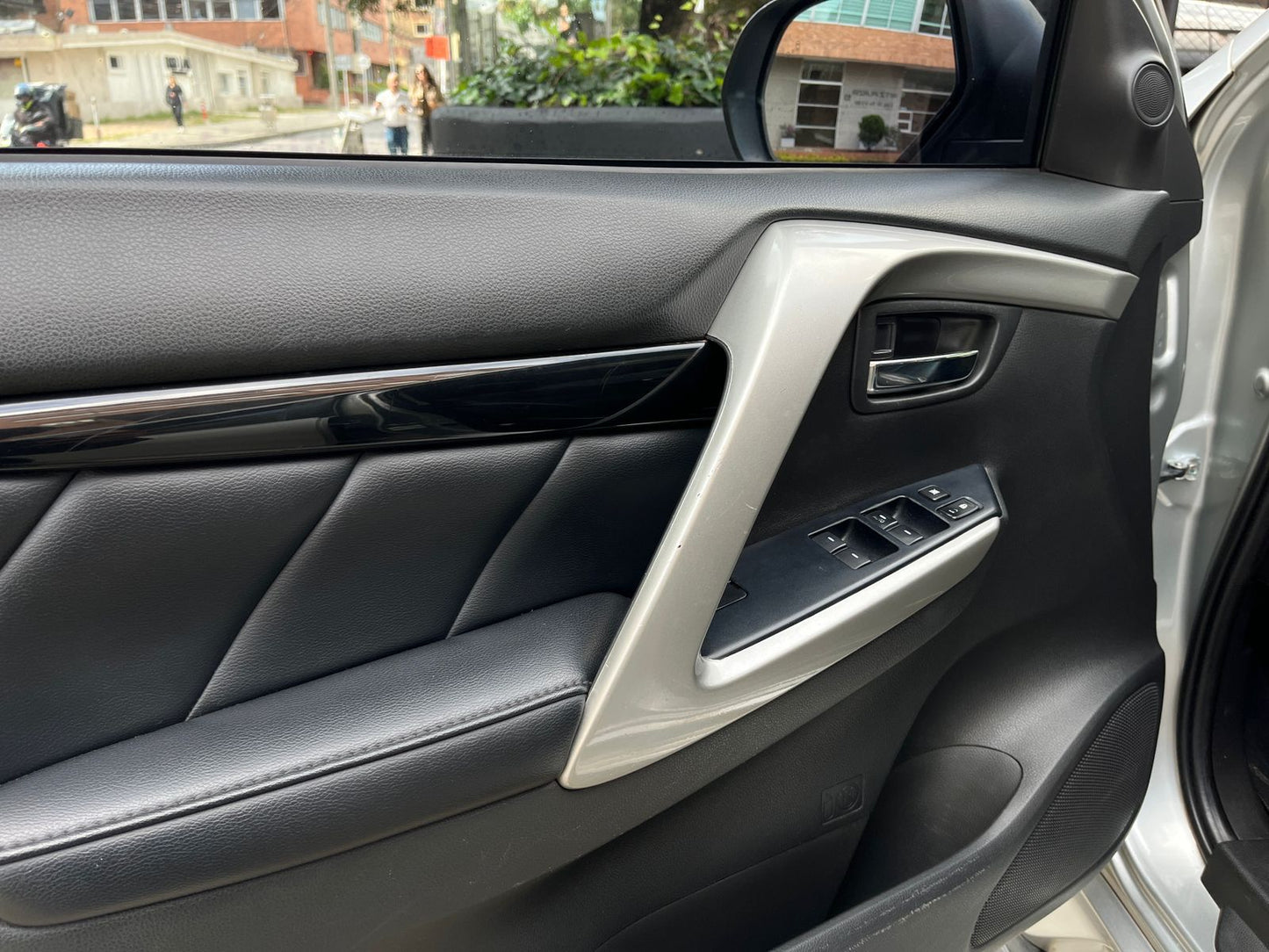 Mitsubishi Montero Modelo 2020