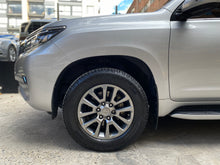 Cargar imagen en el visor de la galería, Toyota Land Cruiser Prado VXL Blindada Modelo 2018
