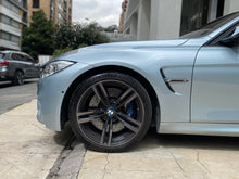Cargar imagen en el visor de la galería, BMW M3 Sedán Modelo 2015

