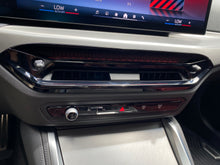 Cargar imagen en el visor de la galería, BMW M240I xDrive Coupé Modelo 2026
