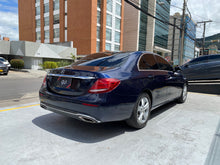 Cargar imagen en el visor de la galería, Mercedes-Benz E200 Modelo 2017
