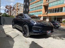 Cargar imagen en el visor de la galería, Porsche Cayenne Coupe Modelo 2022
