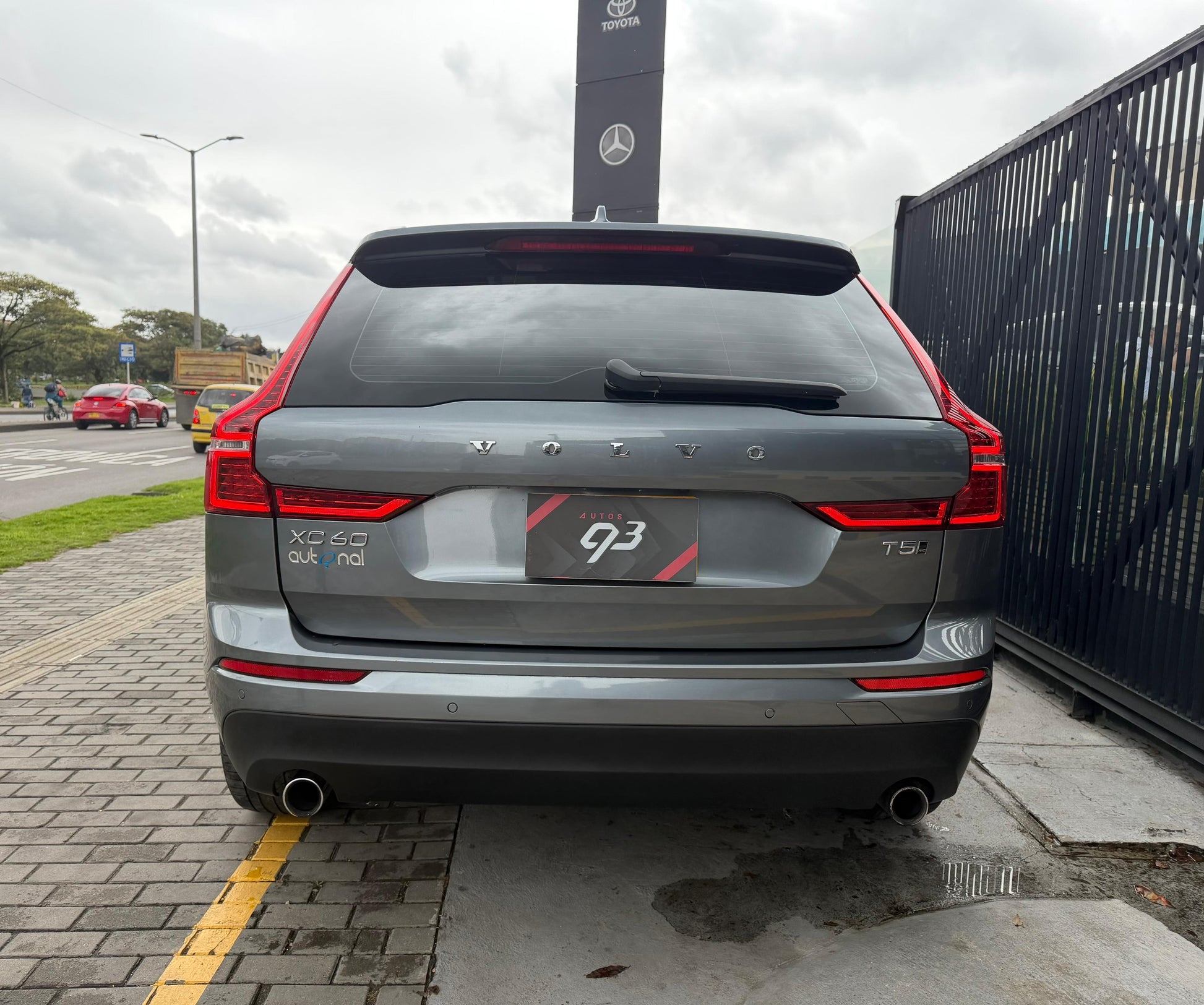Volvo XC-60 T5 AWD Modelo 2020 - Autos 93