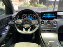 Cargar imagen en el visor de la galería, Mercedes-Benz GLC 300E Coupé Modelo 2022
