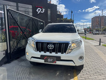 Cargar imagen en el visor de la galería, Toyota Prado TXL Modelo 2014
