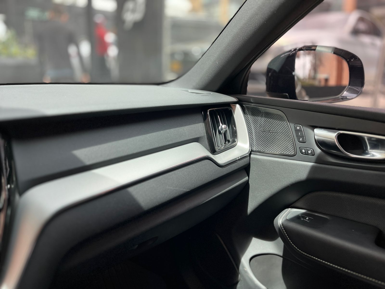 Volvo XC60 T8 Recharge Modelo 2023 - Autos 93