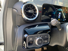 Cargar imagen en el visor de la galería, Mercedes-Benz A 200 HatchBack Modelo 2022
