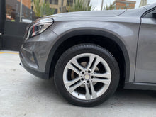 Cargar imagen en el visor de la galería, Mercedes-Benz GLA 200 Modelo 2016
