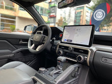 Cargar imagen en el visor de la galería, Toyota Tacoma TRD Pro Híbrida Modelo 2025
