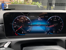 Cargar imagen en el visor de la galería, Mercedes-Benz A200 Sedan Modelo 2020
