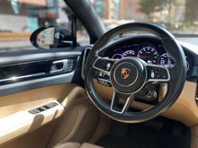 Cargar imagen en el visor de la galería, Porsche Cayenne Coupe Modelo 2022
