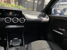 Cargar imagen en el visor de la galería, Mercedes-Benz GLA 200 Modelo 2022
