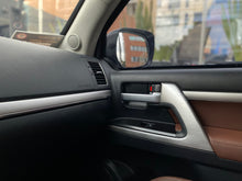 Cargar imagen en el visor de la galería, Toyota Land Cruiser 200 Modelo 2018
