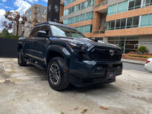 Cargar imagen en el visor de la galería, Toyota Tacoma TRD Pro Híbrida Modelo 2025
