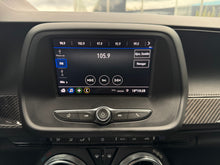 Cargar imagen en el visor de la galería, Chevrolet Camaro RS Modelo 2020
