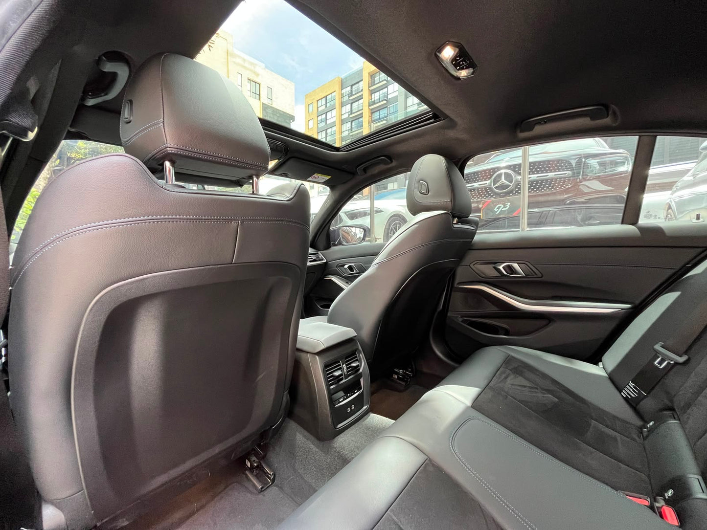 BMW 330e Modelo 2024