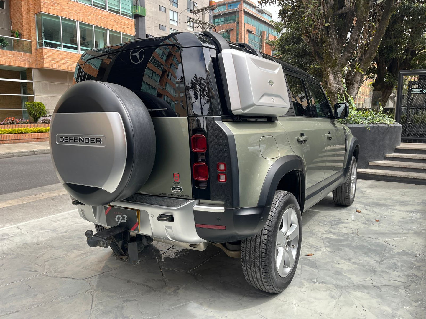 Land Rover Defender First Edition Modelo 2021