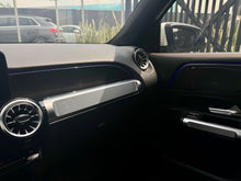 Cargar imagen en el visor de la galería, Mercedes Benz GLB 200 Modelo 2022
