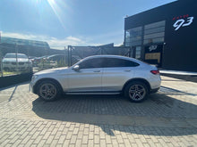 Cargar imagen en el visor de la galería, Mercedes-Benz GLC 300 Coupé 4Matic Modelo 2021
