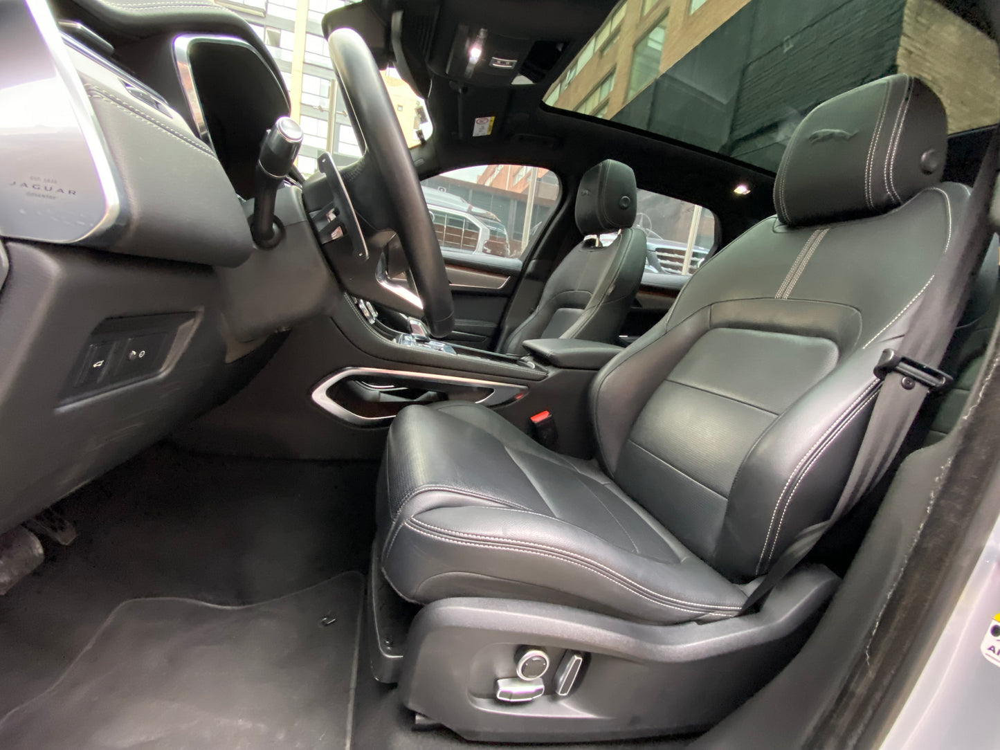 Jaguar F Pace P400 Hibrida Modelo 2022 - Autos 93