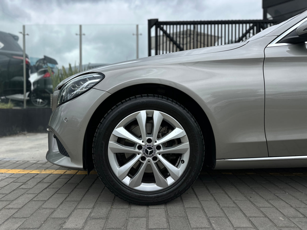 Mercedes-Benz C 200 Exclusive Modelo 2020
