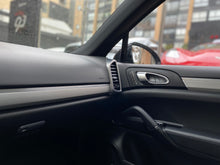 Cargar imagen en el visor de la galería, Porsche Cayenne S Modelo 2017

