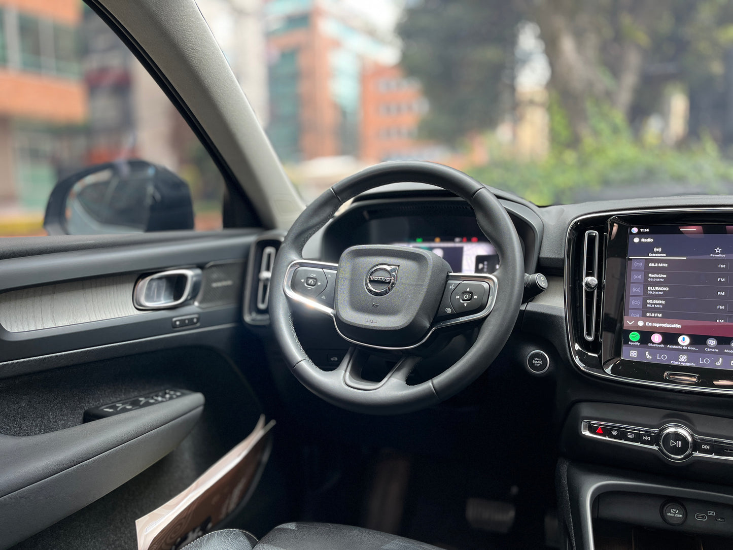 Volvo XC40 B5 AWD Hybrid Modelo 2023