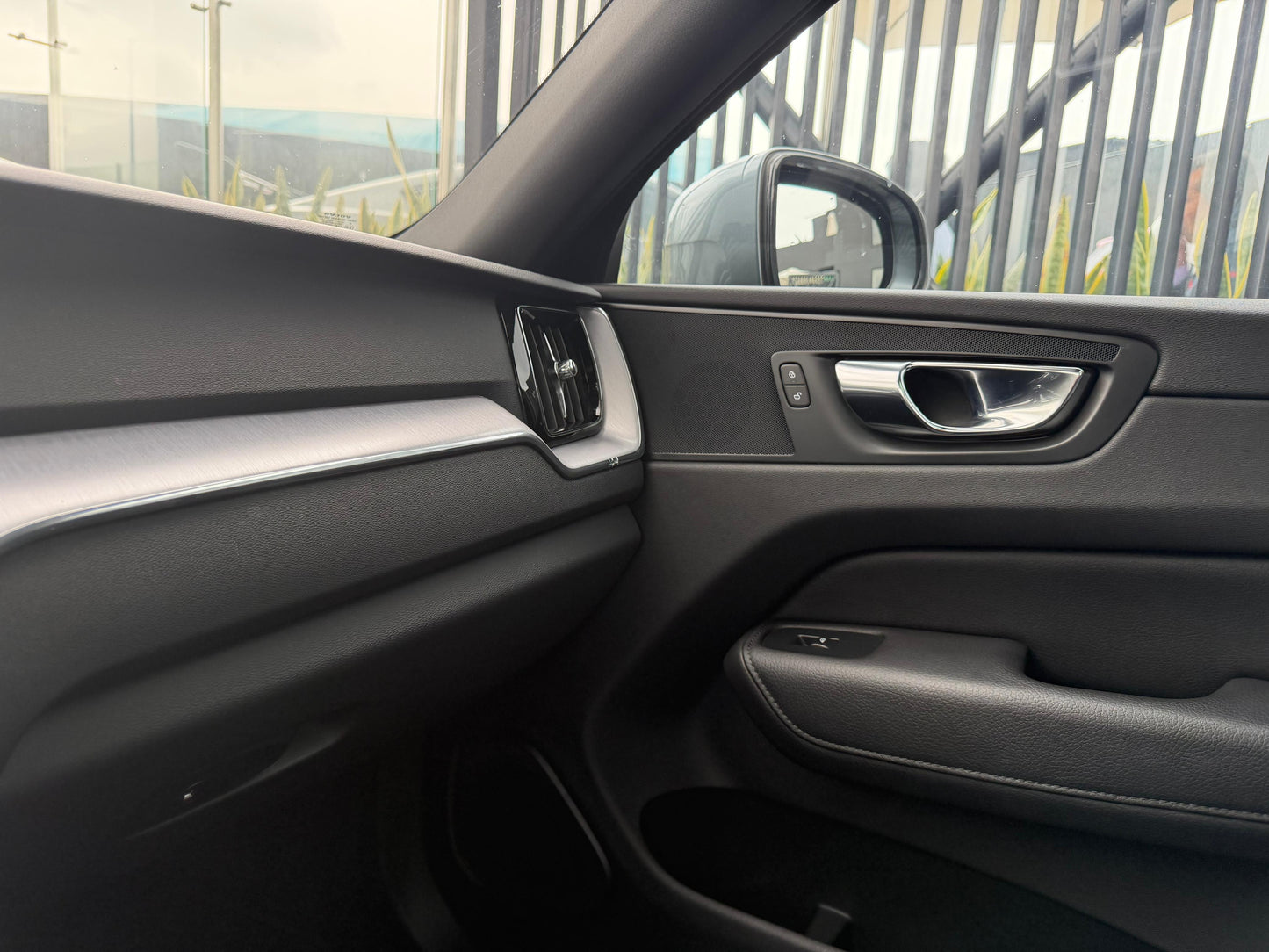 Volvo XC-60 T5 AWD Modelo 2020 - Autos 93