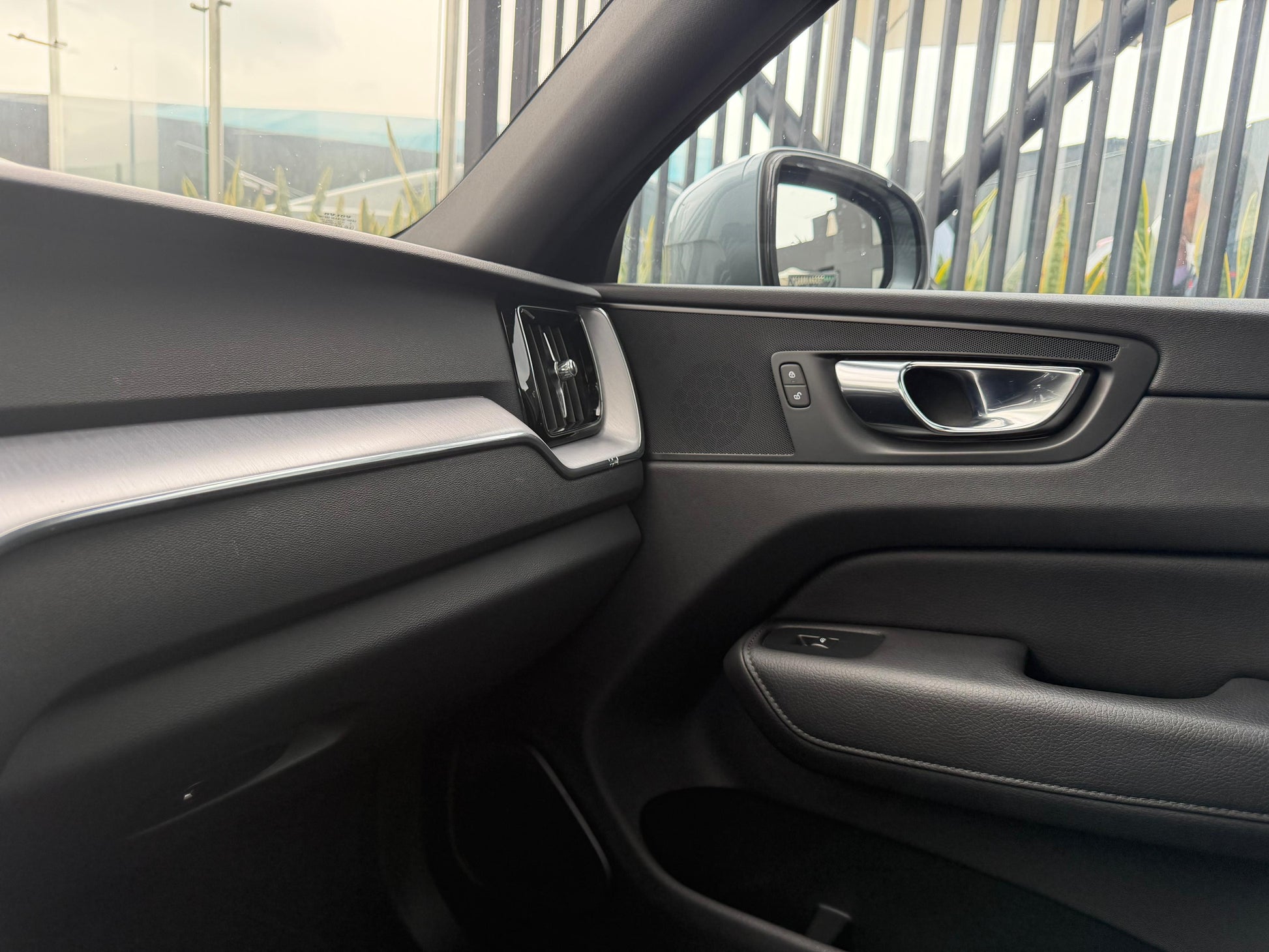 Volvo XC-60 T5 AWD Modelo 2020 - Autos 93