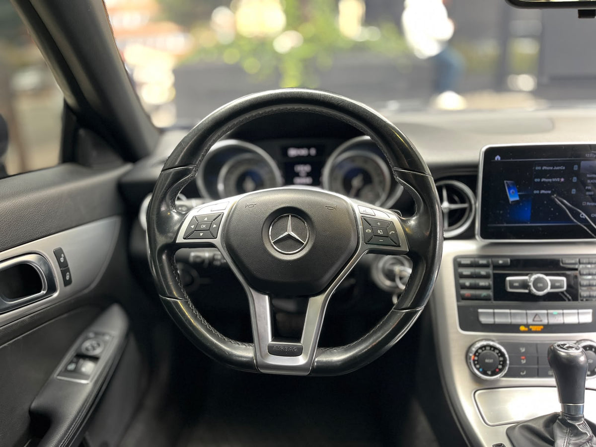 Mercedes-Benz SLK 200 Convertible Modelo 2015