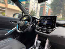 Cargar imagen en el visor de la galería, Toyota Corolla Cross XEI Híbrida Modelo 2022
