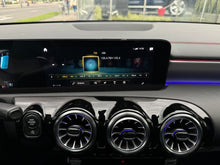 Cargar imagen en el visor de la galería, Mercedes Benz CLA 35 AMG Modelo 2022
