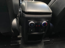 Cargar imagen en el visor de la galería, Ford Explorer XLT Modelo 2020
